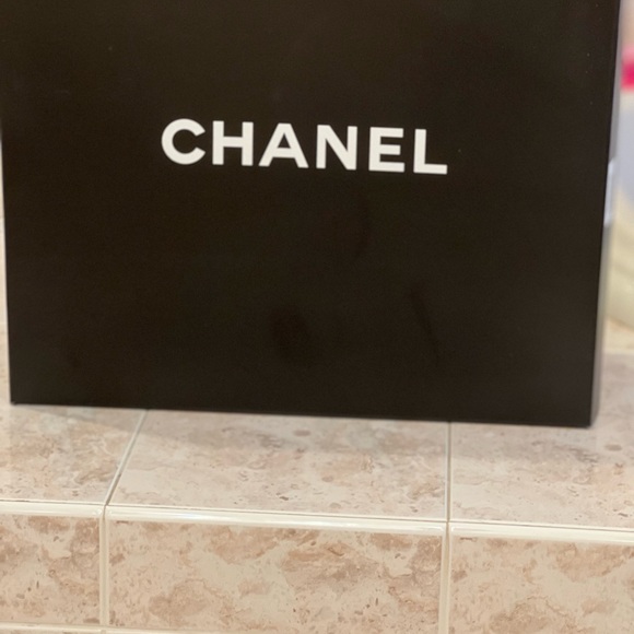 Chanel Bag - Picture 4 of 4